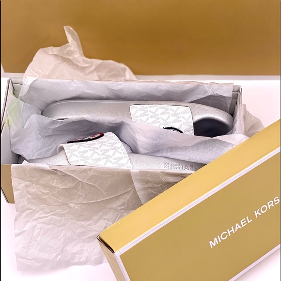 Michael Kors Penny Slide Flip Flops Ski Patch - Picture 10 of 12